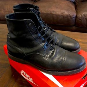 Diesel pebble leather black boots size 10.5